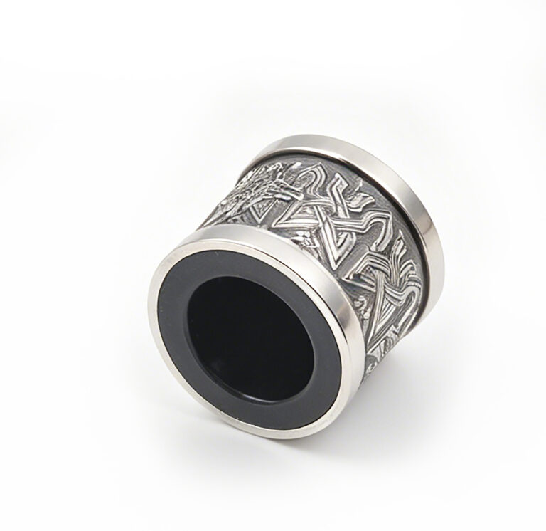 engraved-metal-cover-silver