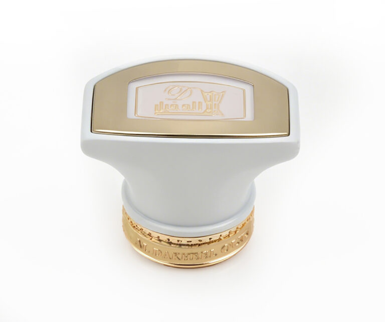 label-top-perfume-cap-grey-and-gold